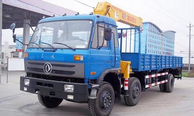 貴陽(yáng)東風(fēng)單橋隨車(chē)吊與徐工直臂式隨車(chē)吊的專(zhuān)業(yè)選購(gòu)指南